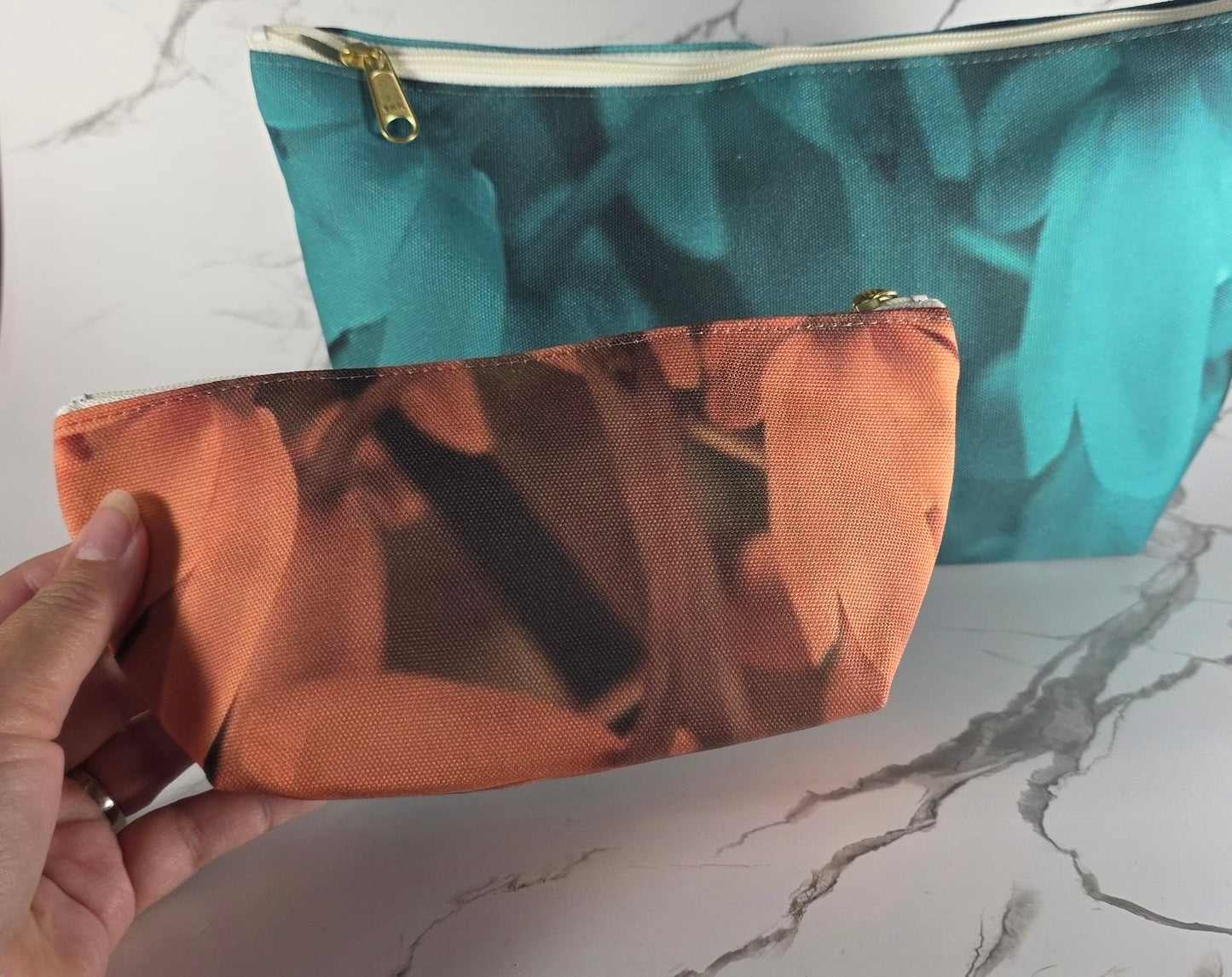 Tropical Leaf Accessory Pouch - Botanical Cosmetic Bag, Travel Organizer, Gift for Her, Nature-Inspired Storage, Makeup Case