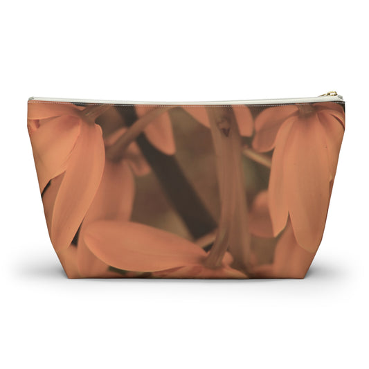 Tropical Leaf Accessory Pouch - Botanical Cosmetic Bag, Travel Organizer, Gift for Her, Nature-Inspired Storage, Makeup Case