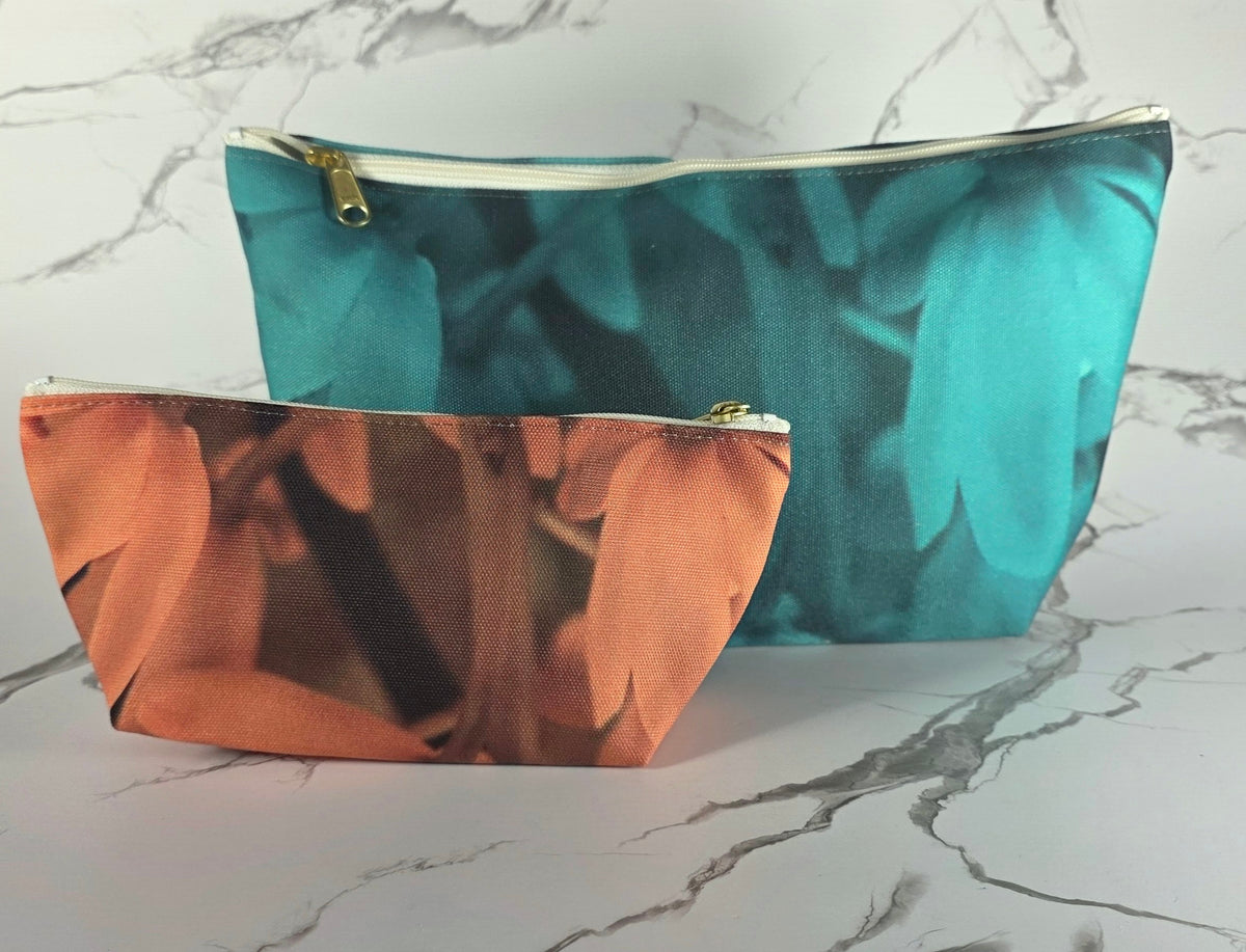 Tropical Leaf Accessory Pouch - Botanical Cosmetic Bag, Travel Organizer, Gift for Her, Nature-Inspired Storage, Makeup Case